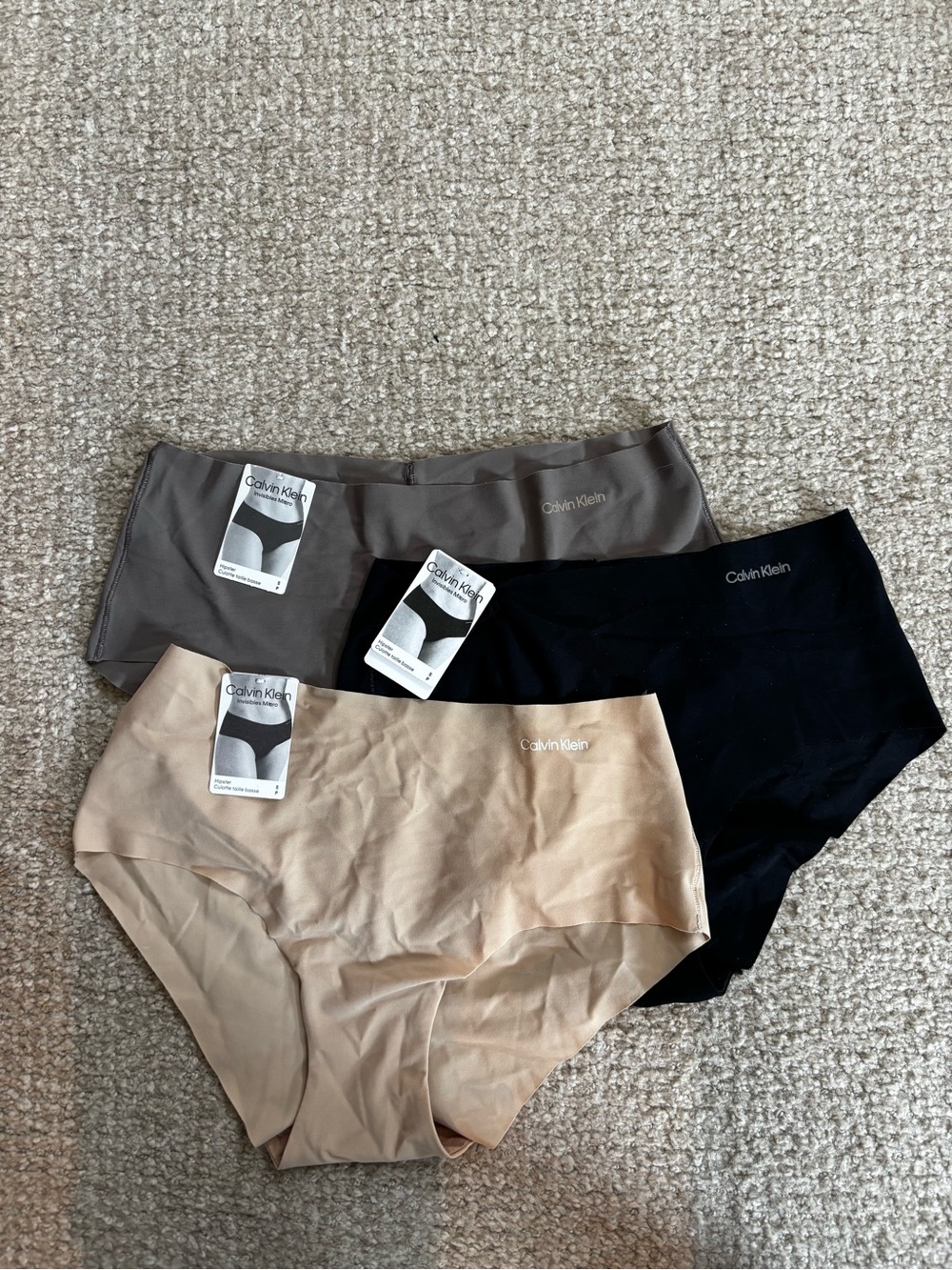 NWT Calvin Klein Invisibles Micro Hipster 3-Pack Seamless Panties Size Small - Picture 1 of 5